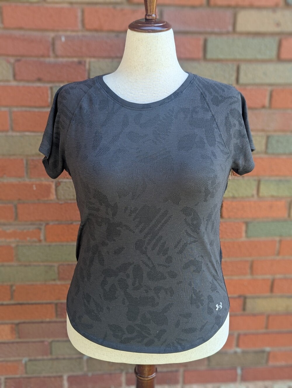 Under Armour Women’s Short Sleeve Heathered Charcoal Performance Tee